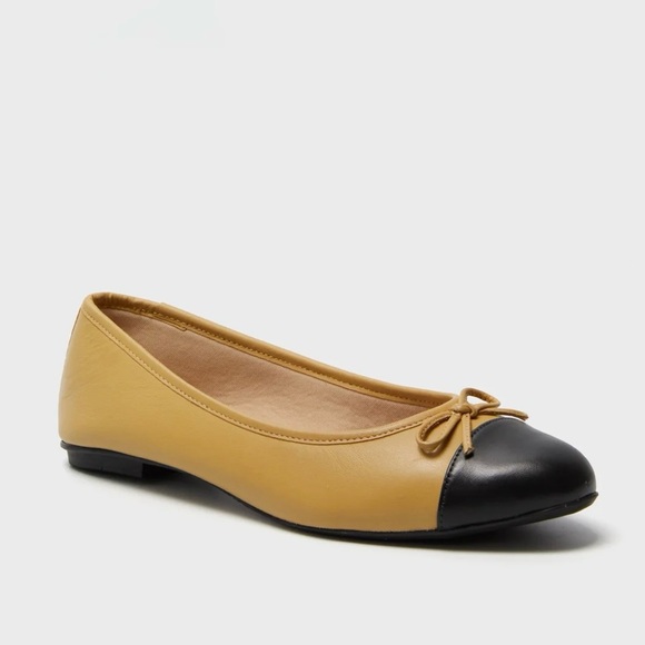 Tuckernuck French Sole Camille Cap Toe Leather ballet Flats New in Box - Picture 2 of 15